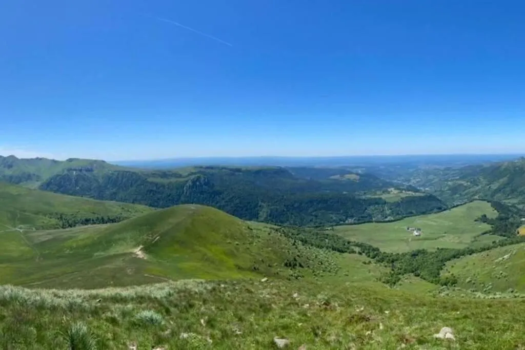 Maison De Bourg En Pierre Saint-Maurice  Hébergement de vacances